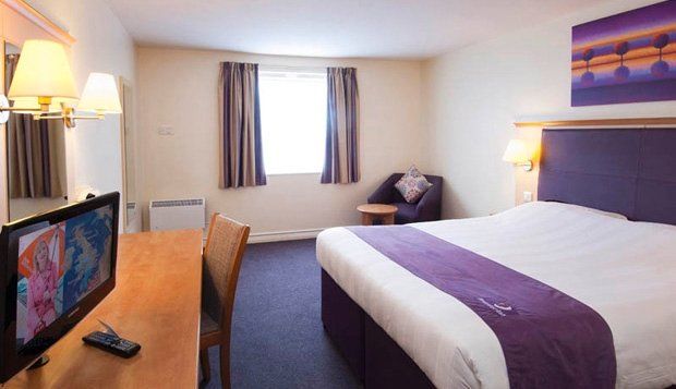 Premier Inn Tewkesbury Ngoại thất bức ảnh
